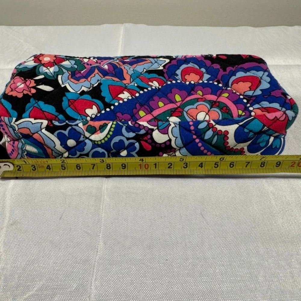 Vera Bradley Quilted Paisley Cosmetic Bag Multicolor Makeup Pouch Zip Case